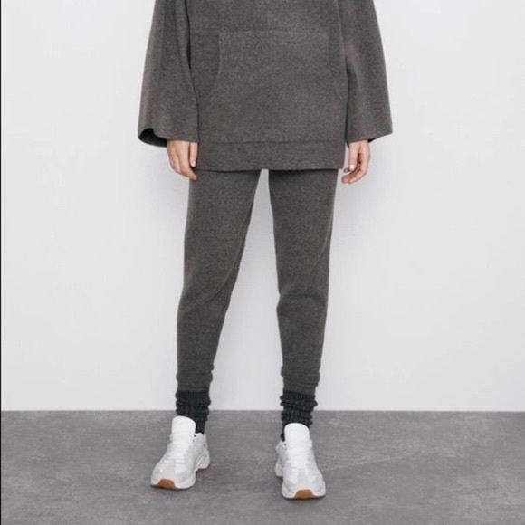 NWOT ZARA Knit Oversized Hoodie Sweater - Picture 4 of 13